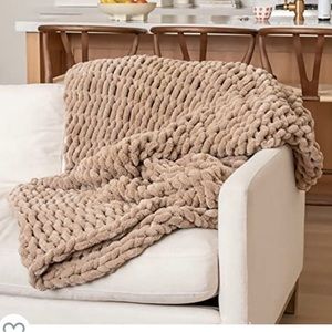 Chunky knit blanket